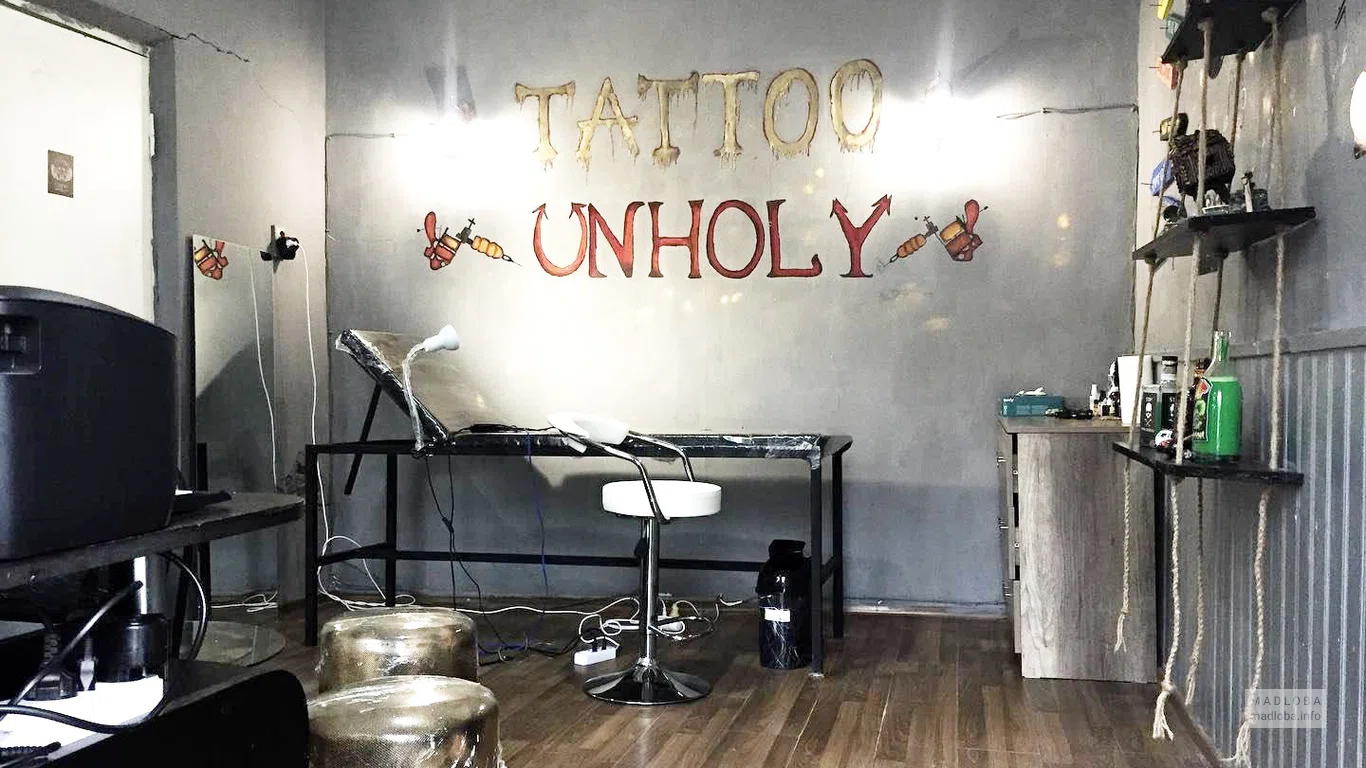 TATTOO UNHOLY интерьер