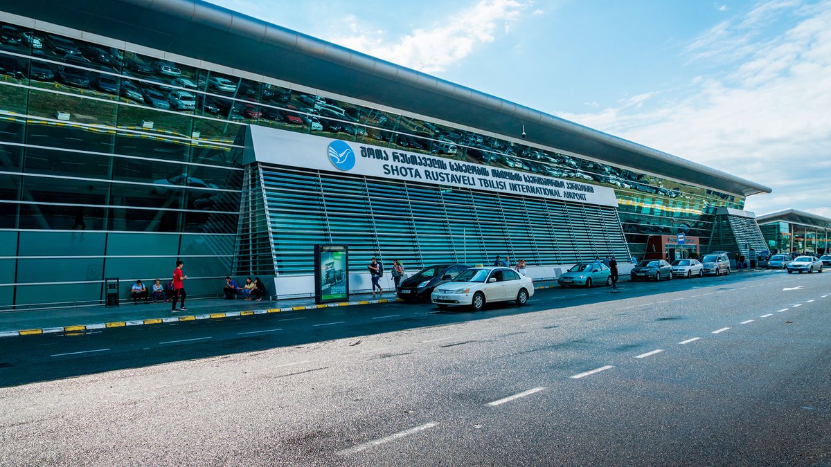 Здание грузинского аэропорта