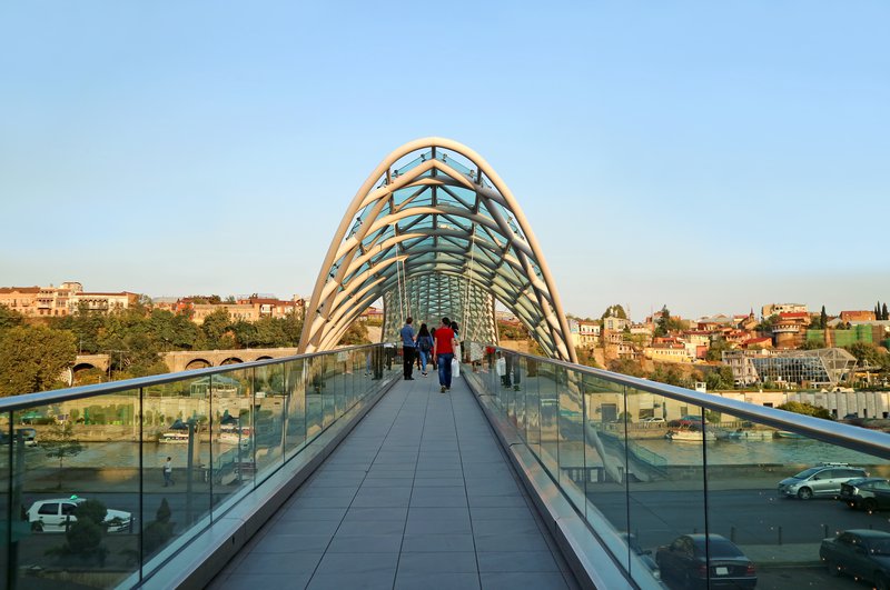 Мост мира,  достопримечательность города Тбилиси