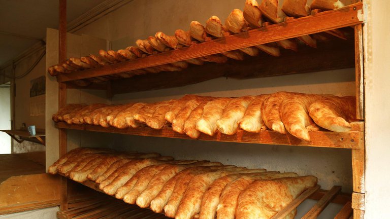 🍞 Хлеб на винных дрожжах в Грузии уже поступил в розничную продажу.