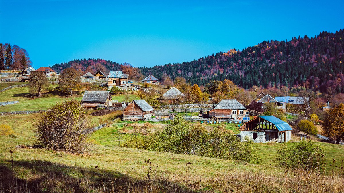 Деревня Тори возле озера Кахиси