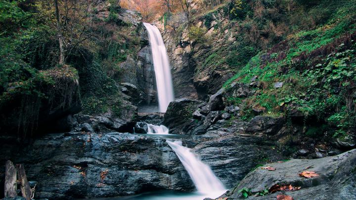 Водопад Нинос хеви (большой водопад)