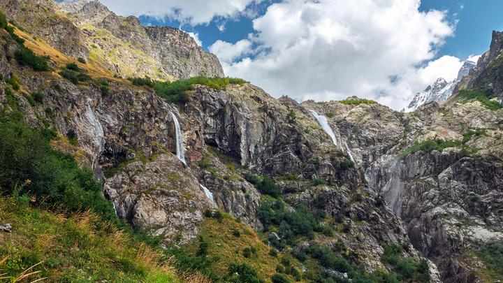 Шдгра. Водопад с непокоренных вершин Кавказского хребта