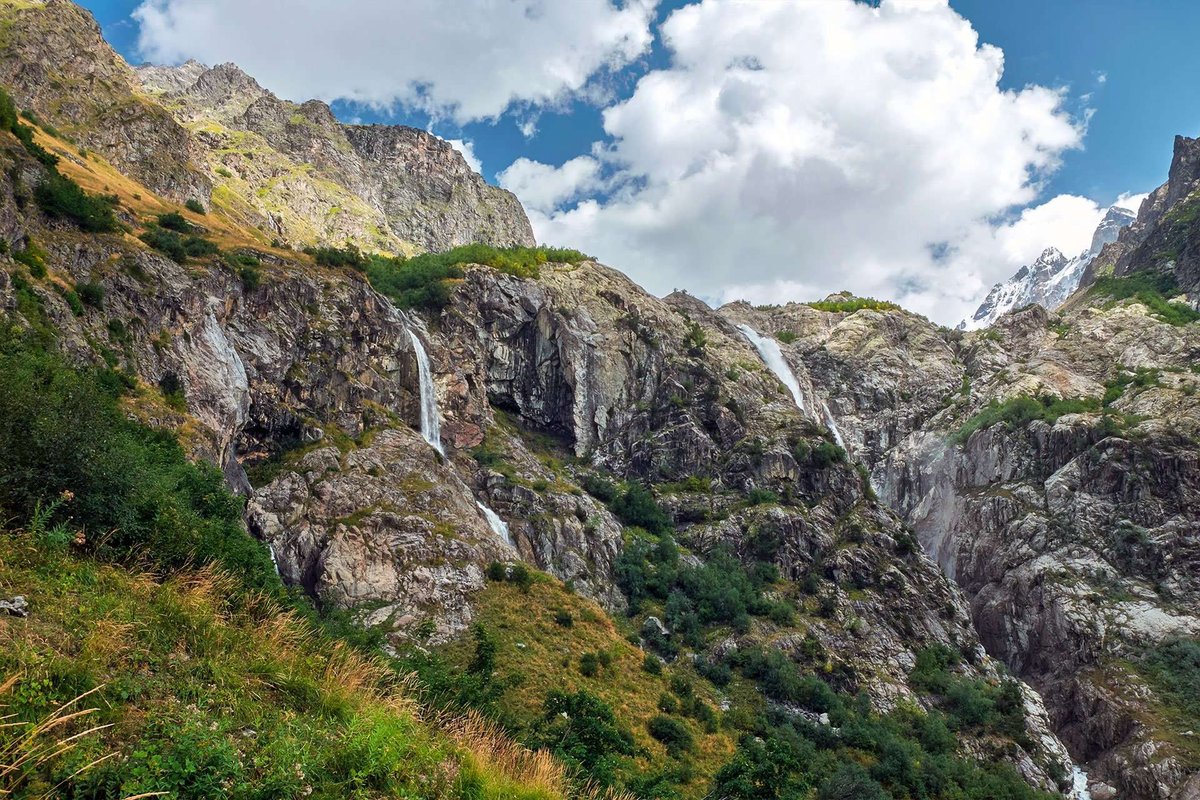 waterfalls-svaneti-ushba-01