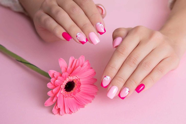 Tbilisi nail paradise: TOP places for manicure