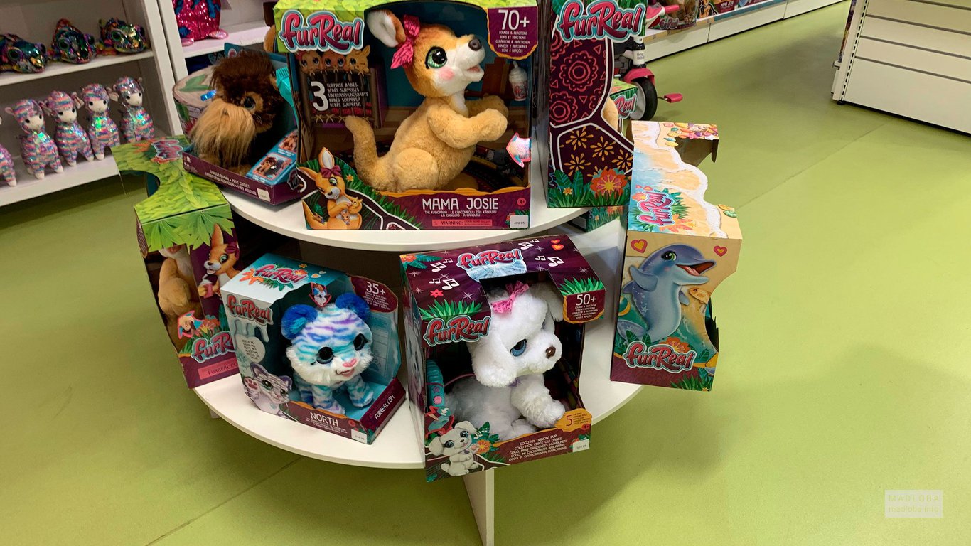 A toy shop XS TOYS игрушечные животные