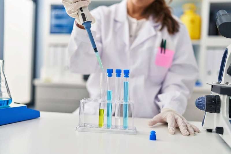 A laboratory assistant in a medical laboratory