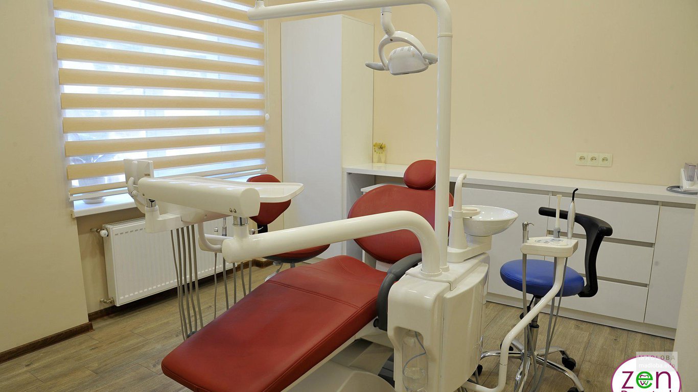 Стоматологическое кресло в клинике ЗенДентал