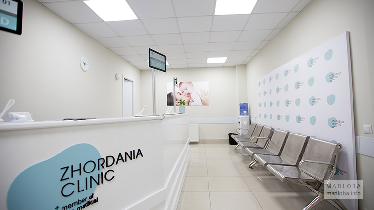 Ресепшен клиники Жордания в Грузии